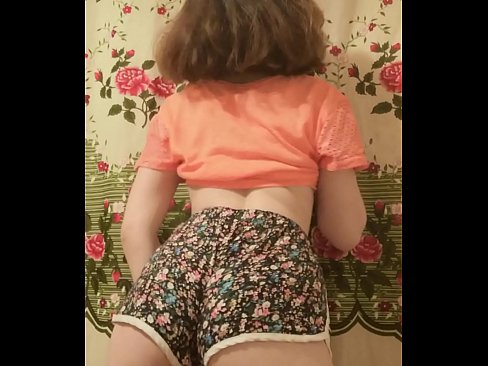 ❤️ Keçika ciwan a seksî li ber kamerayê kurtanên xwe ji xwe dike Vîdyoyê porno li ku.vegasservice.ru ❌❤